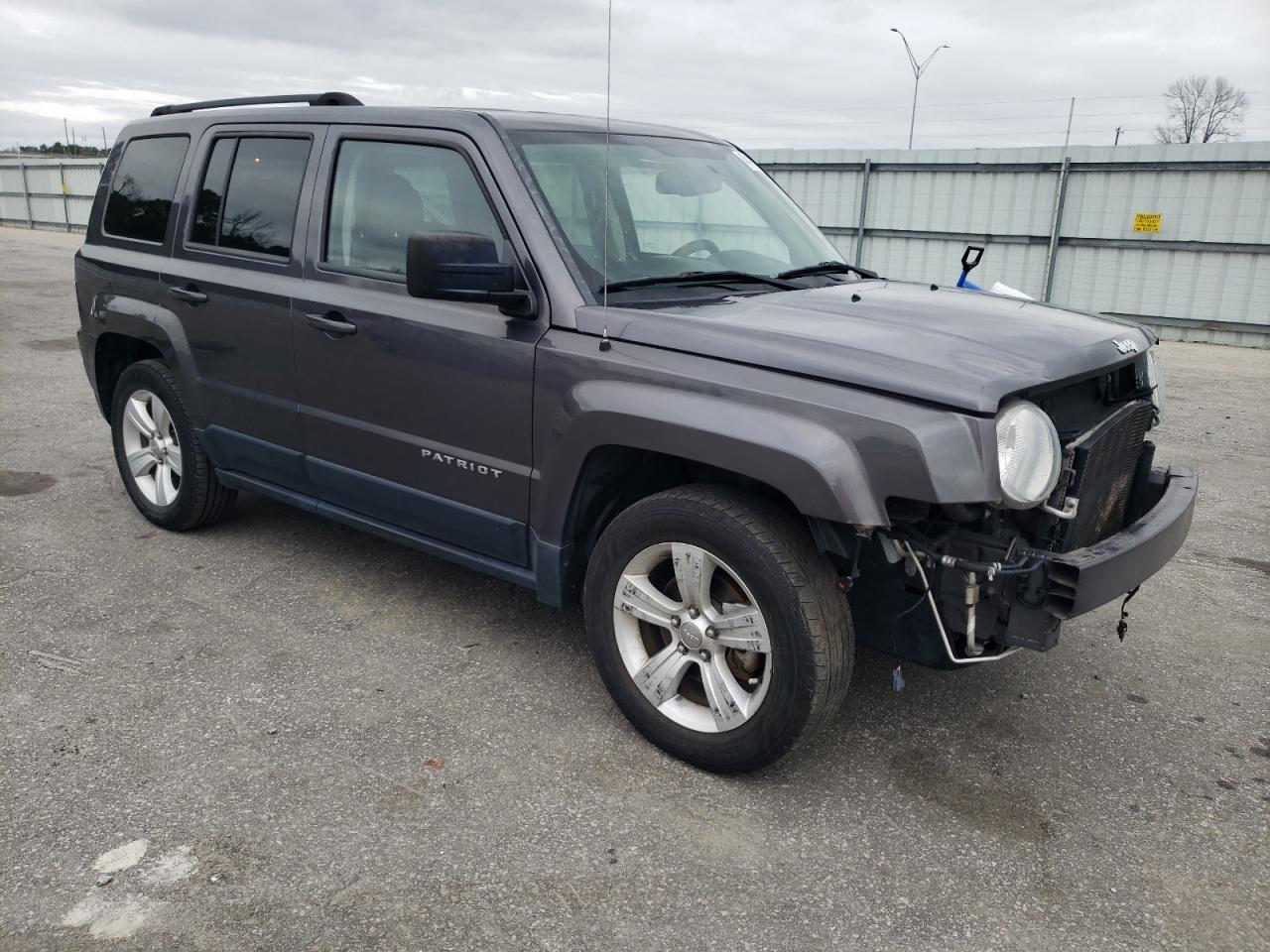 Photo 3 VIN: 1C4NJPBB9FD361884 - JEEP LIBERTY (PATRIOT) 