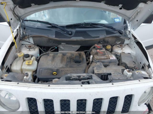 Photo 9 VIN: 1C4NJPBB9GD575145 - JEEP PATRIOT 