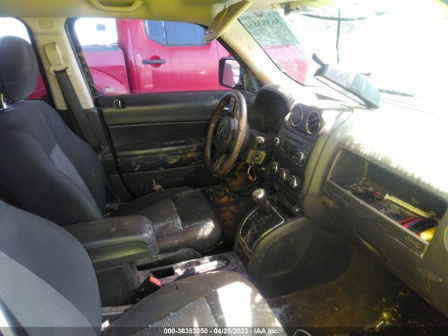 Photo 4 VIN: 1C4NJPBB9GD634484 - JEEP PATRIOT 