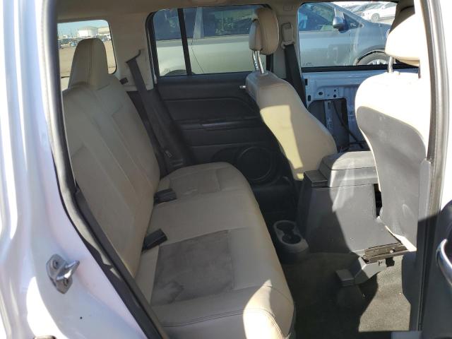 Photo 9 VIN: 1C4NJPBB9GD790606 - JEEP PATRIOT 