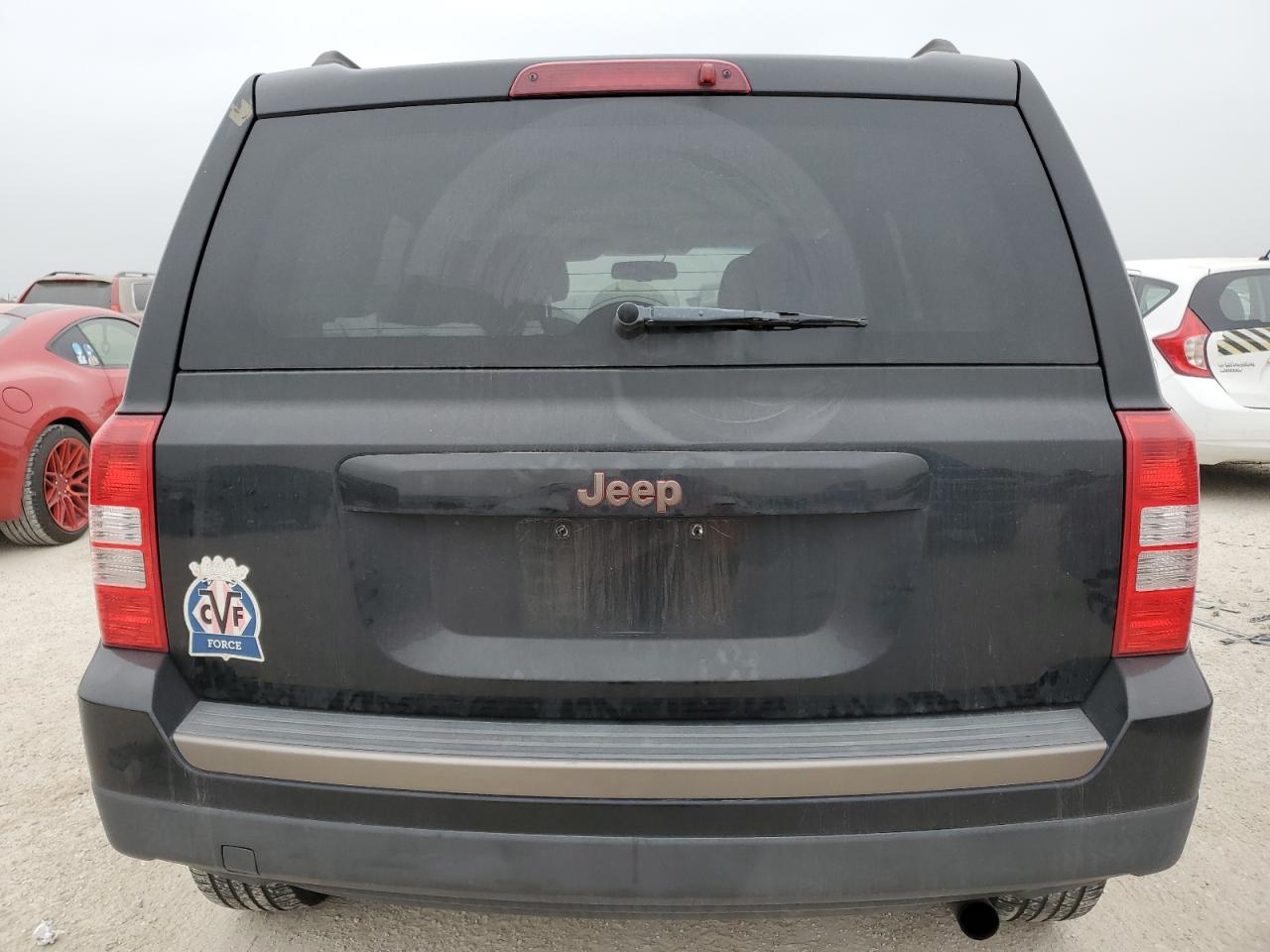 Photo 5 VIN: 1C4NJPBB9HD185602 - JEEP LIBERTY (PATRIOT) 