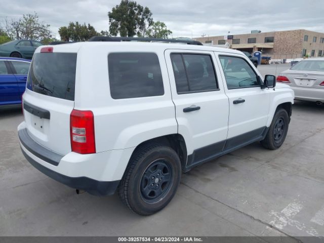 Photo 3 VIN: 1C4NJPBBXED740164 - JEEP PATRIOT 