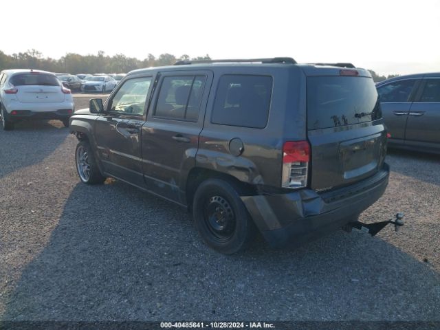 Photo 2 VIN: 1C4NJPBBXHD131418 - JEEP PATRIOT 