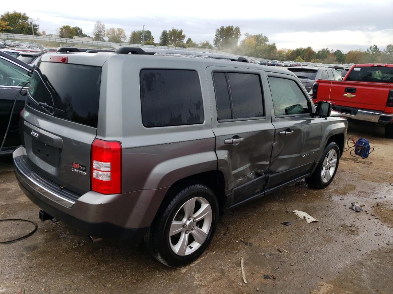 Photo 2 VIN: 1C4NJPCB0DD251351 - JEEP LIBERTY (PATRIOT) 