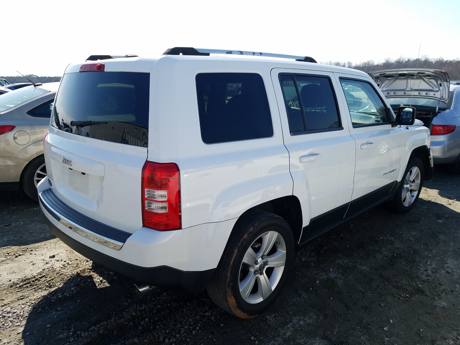 Photo 3 VIN: 1C4NJPCB2CD687987 - JEEP PATRIOT LI 