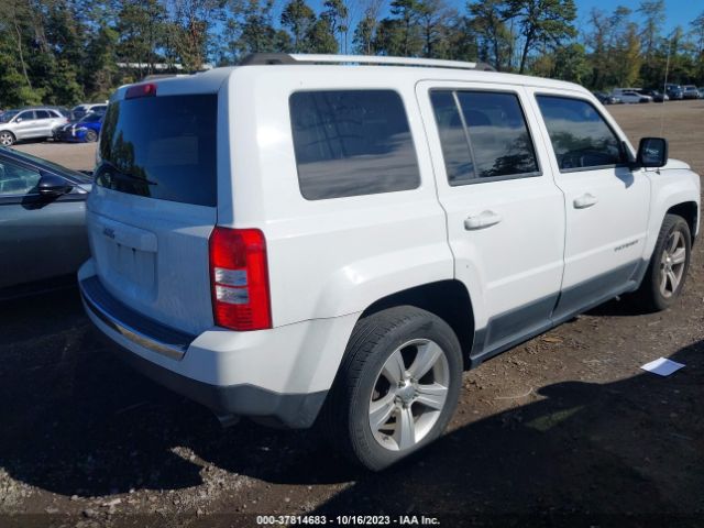 Photo 3 VIN: 1C4NJPCB5CD553717 - JEEP PATRIOT 