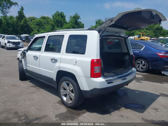 Photo 2 VIN: 1C4NJPCB9DD225699 - JEEP PATRIOT 