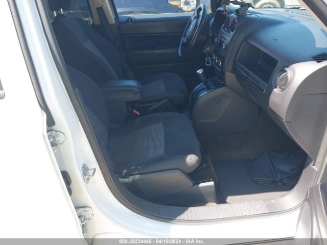 Photo 4 VIN: 1C4NJPFA0GD647867 - JEEP PATRIOT 