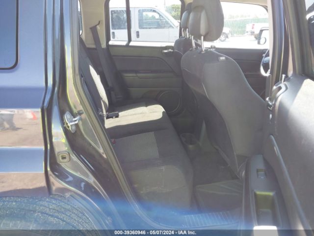 Photo 7 VIN: 1C4NJPFA1GD590790 - JEEP PATRIOT 