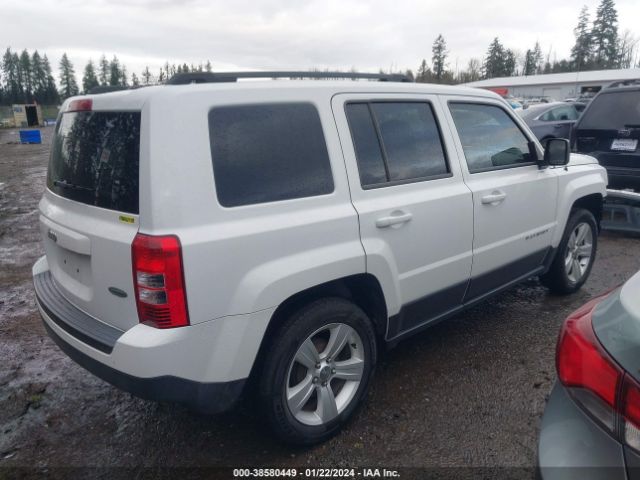 Photo 3 VIN: 1C4NJPFA2ED624880 - JEEP PATRIOT 