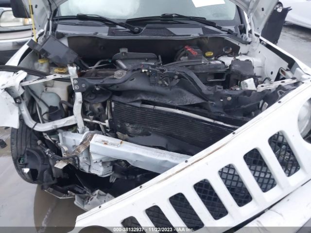 Photo 9 VIN: 1C4NJPFA2HD209403 - JEEP PATRIOT 