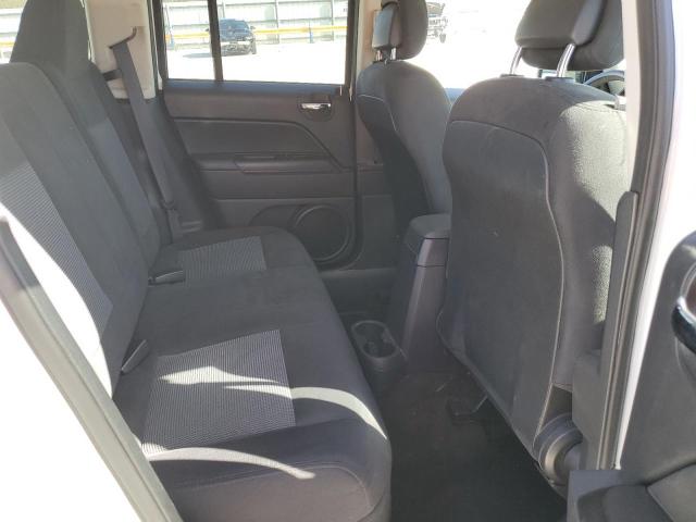 Photo 10 VIN: 1C4NJPFA3GD633252 - JEEP PATRIOT 