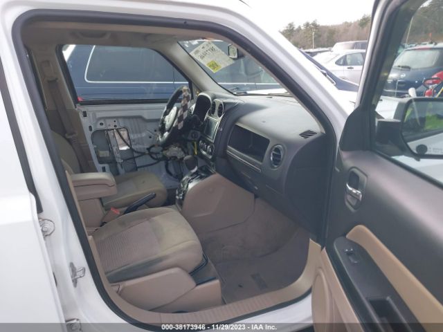 Photo 4 VIN: 1C4NJPFA3HD115613 - JEEP PATRIOT 