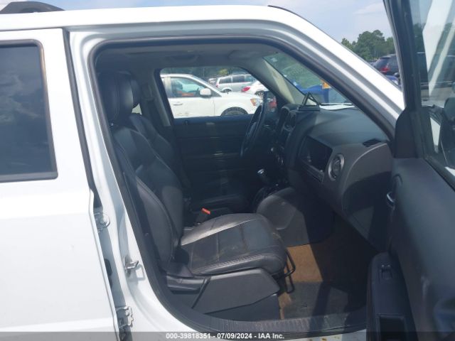 Photo 4 VIN: 1C4NJPFA4GD621255 - JEEP PATRIOT 