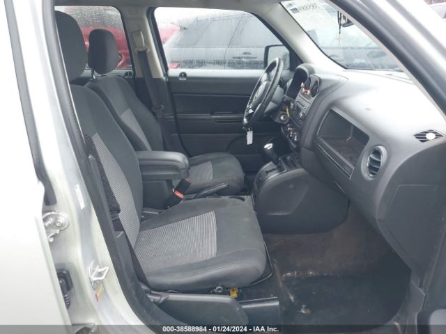 Photo 4 VIN: 1C4NJPFA5ED559331 - JEEP PATRIOT 