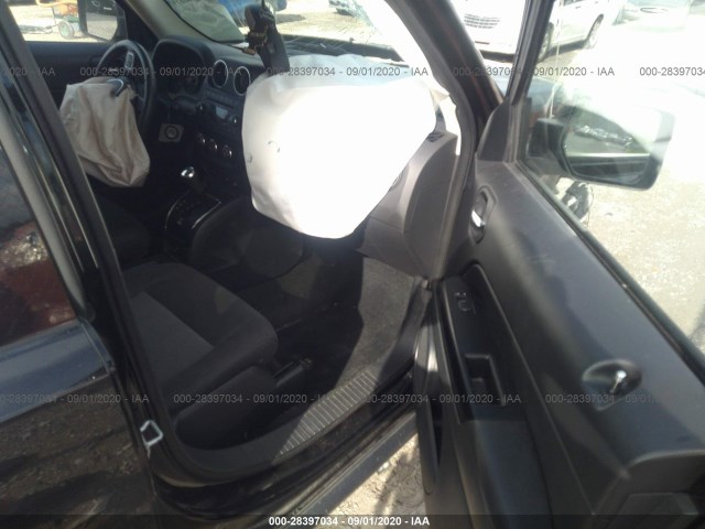 Photo 4 VIN: 1C4NJPFA5GD794539 - JEEP PATRIOT 