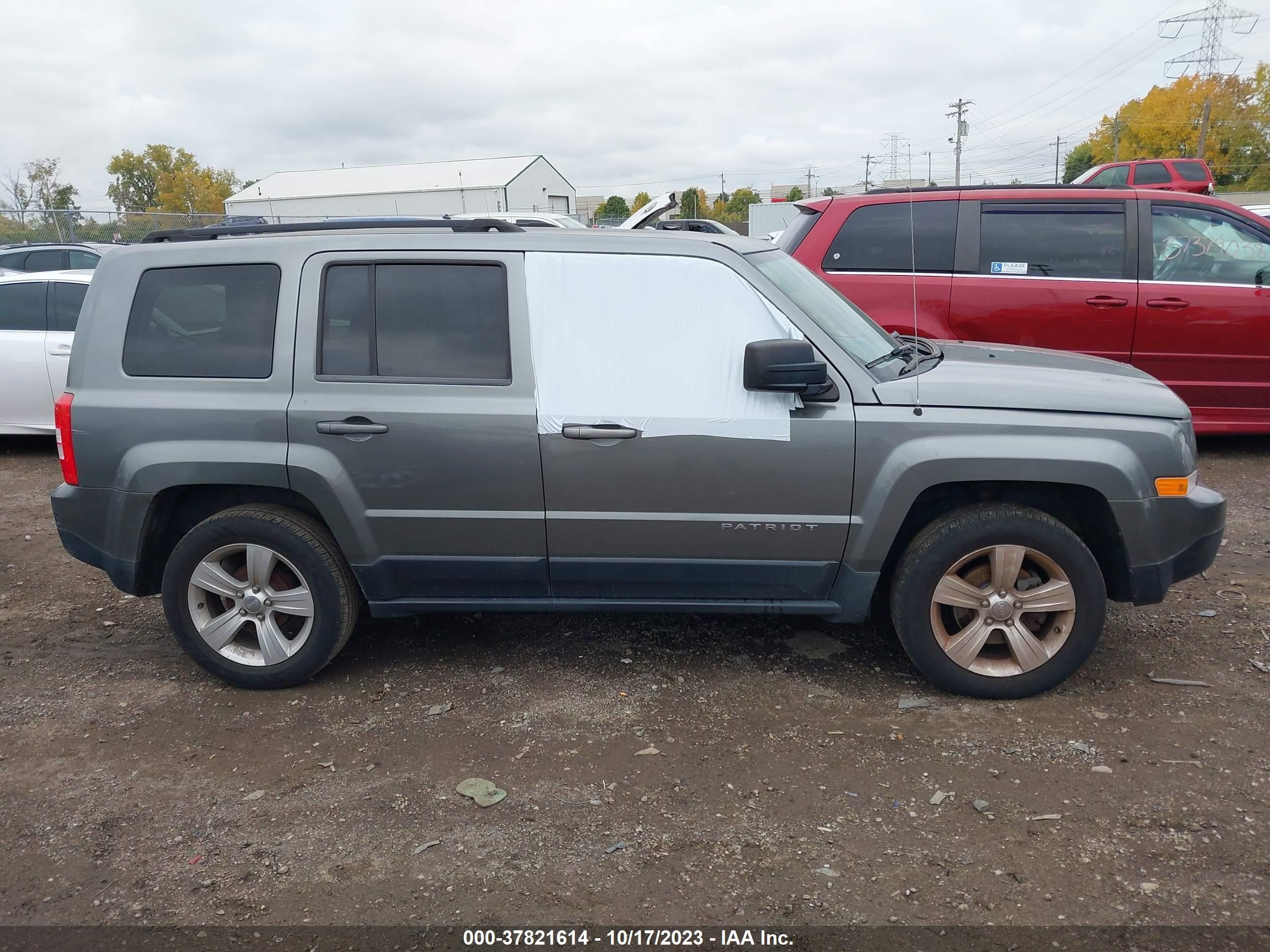 Photo 12 VIN: 1C4NJPFA6DD255990 - JEEP LIBERTY (PATRIOT) 