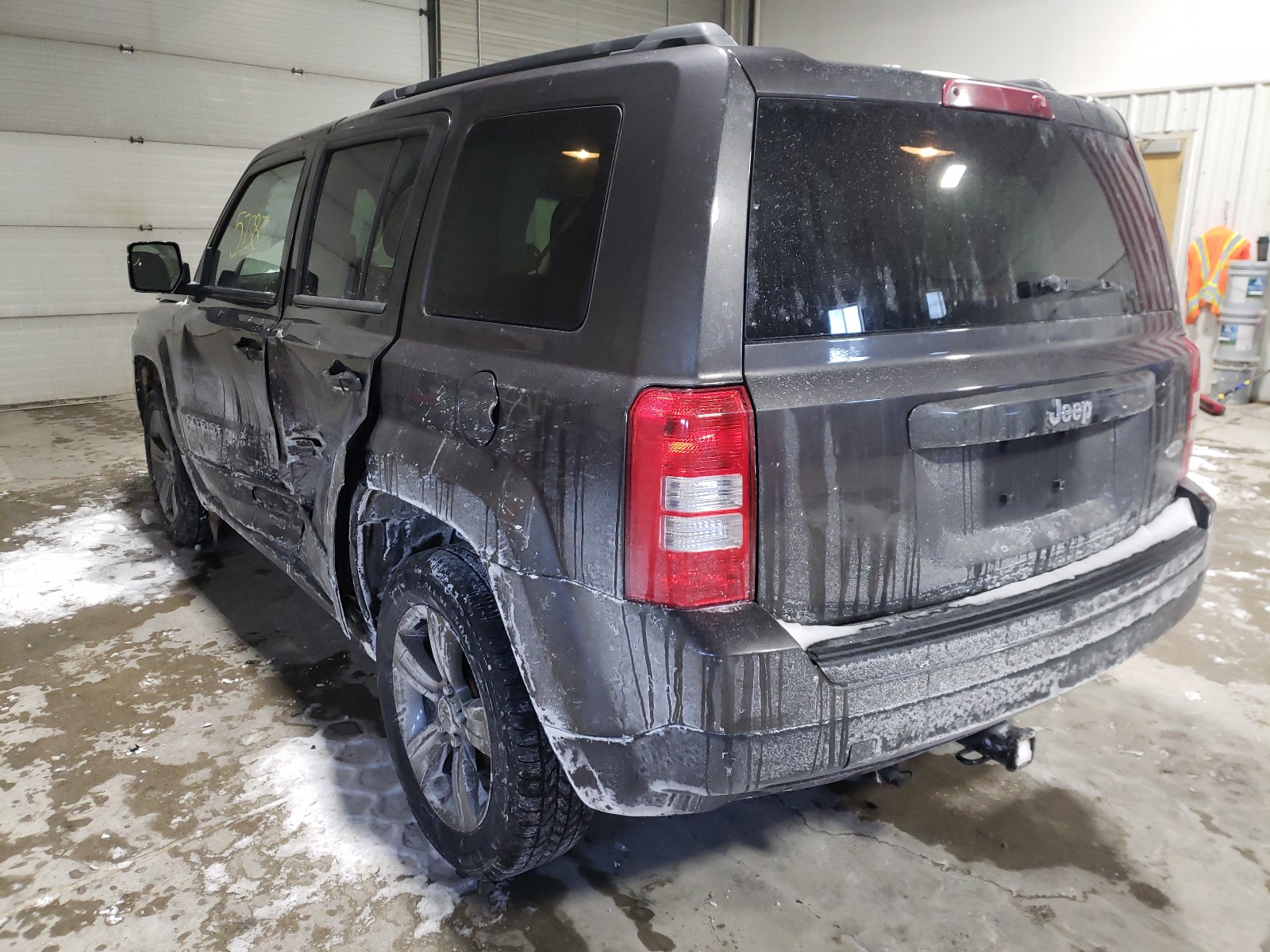 Photo 2 VIN: 1C4NJPFA7FD264118 - JEEP PATRIOT LA 