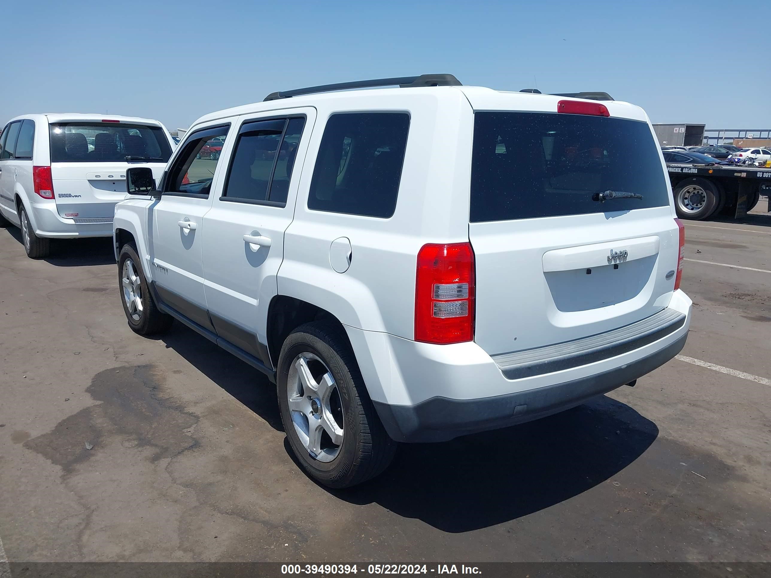 Photo 2 VIN: 1C4NJPFA7GD612906 - JEEP LIBERTY (PATRIOT) 