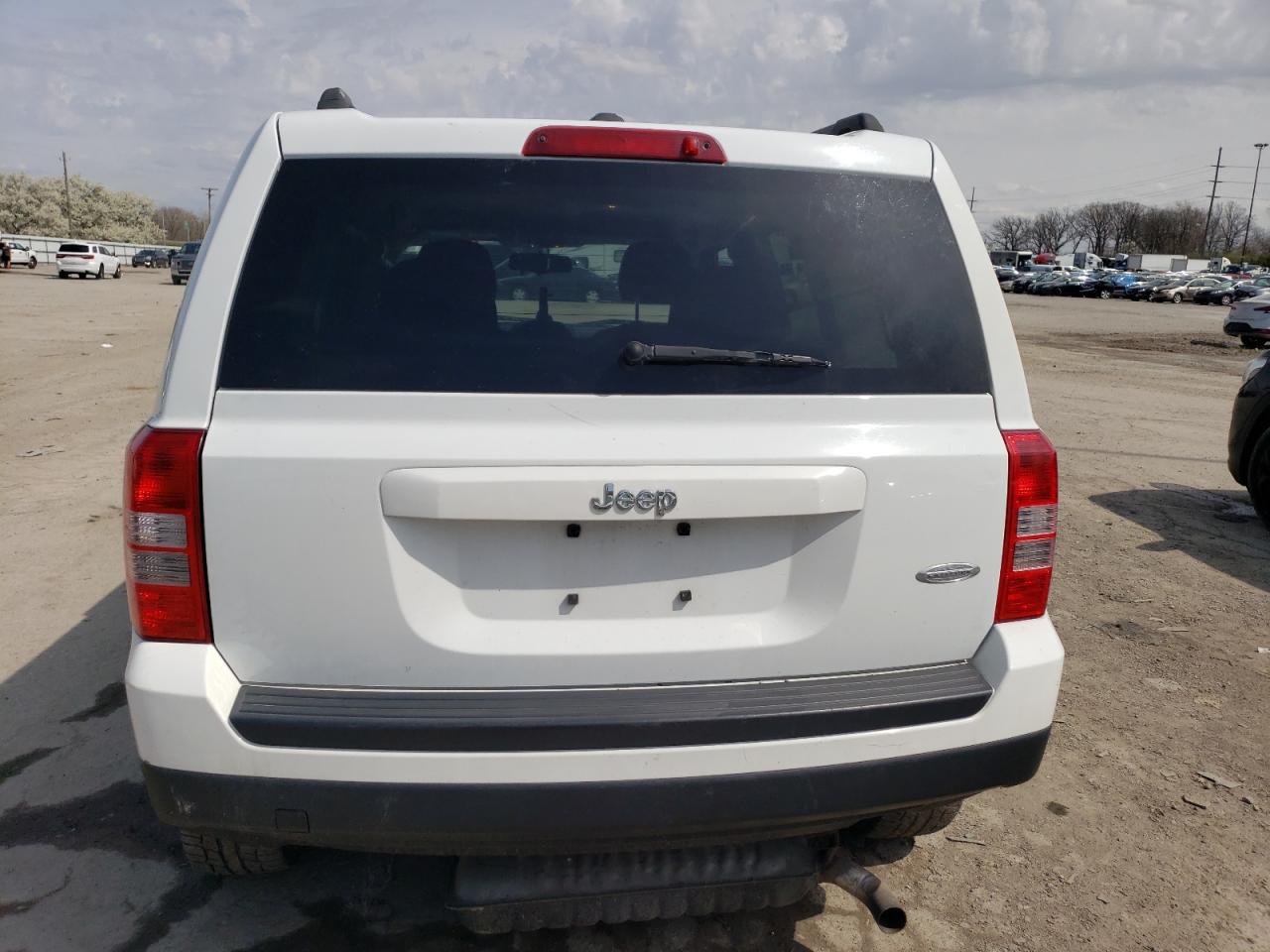 Photo 5 VIN: 1C4NJPFA7HD115856 - JEEP LIBERTY (PATRIOT) 