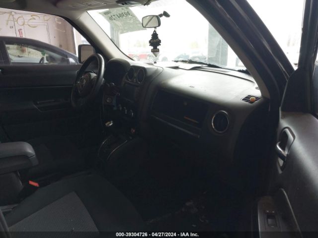 Photo 4 VIN: 1C4NJPFA8CD610186 - JEEP PATRIOT 