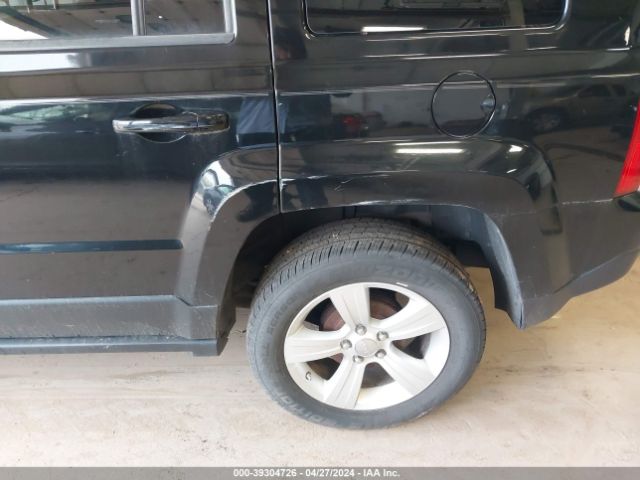 Photo 5 VIN: 1C4NJPFA8CD610186 - JEEP PATRIOT 