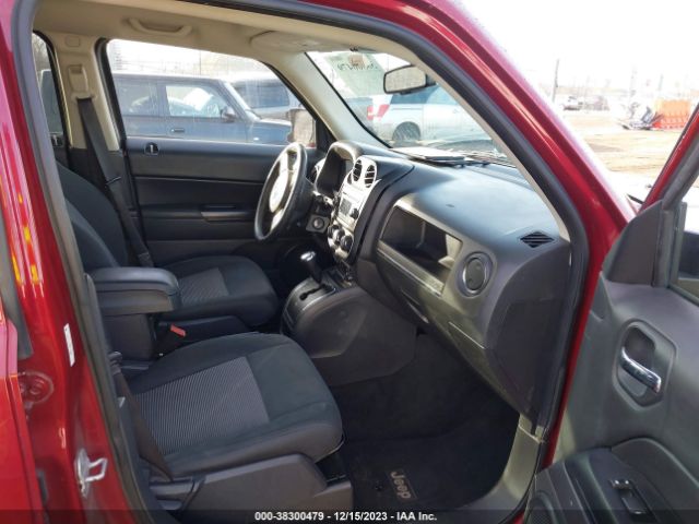 Photo 4 VIN: 1C4NJPFA8CD719392 - JEEP PATRIOT 