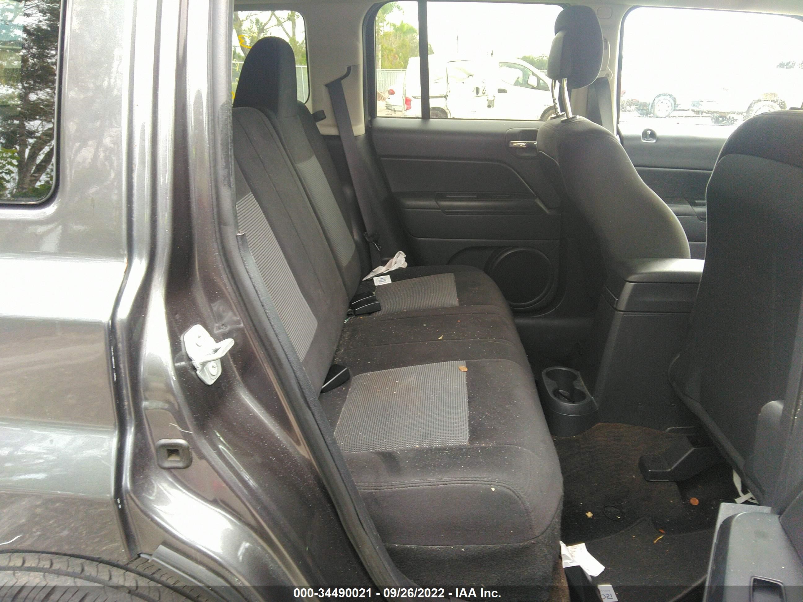 Photo 7 VIN: 1C4NJPFA8HD148722 - JEEP LIBERTY (PATRIOT) 