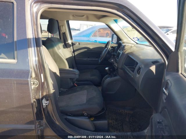 Photo 4 VIN: 1C4NJPFA9ED618347 - JEEP PATRIOT 