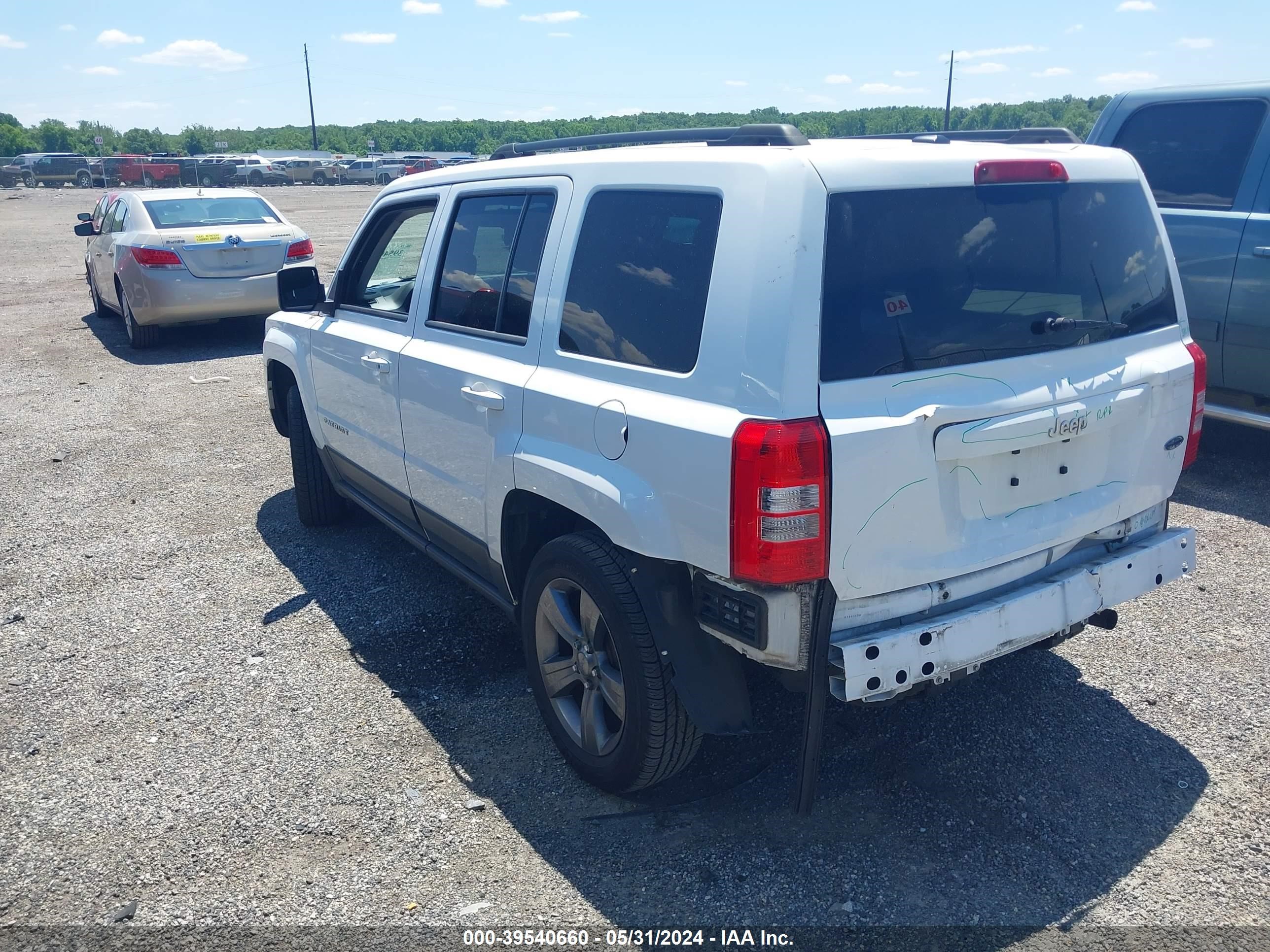 Photo 2 VIN: 1C4NJPFA9ED758320 - JEEP LIBERTY (PATRIOT) 