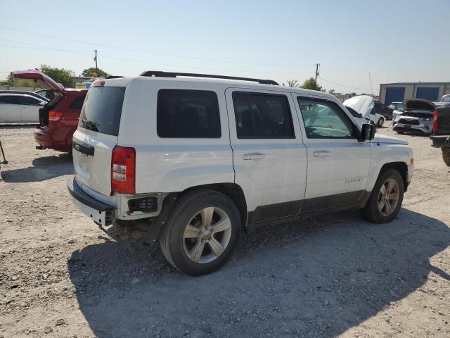 Photo 2 VIN: 1C4NJPFAXCD605572 - JEEP PATRIOT LA 