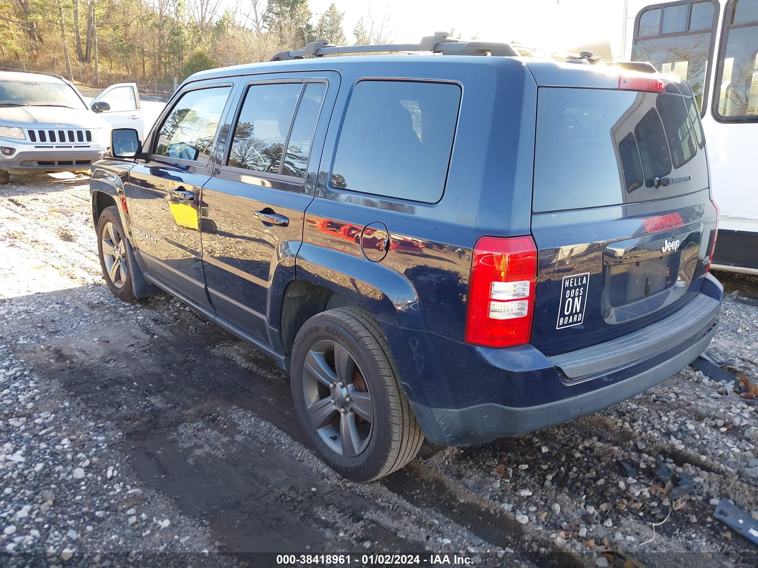 Photo 2 VIN: 1C4NJPFAXED679982 - JEEP LIBERTY (PATRIOT) 