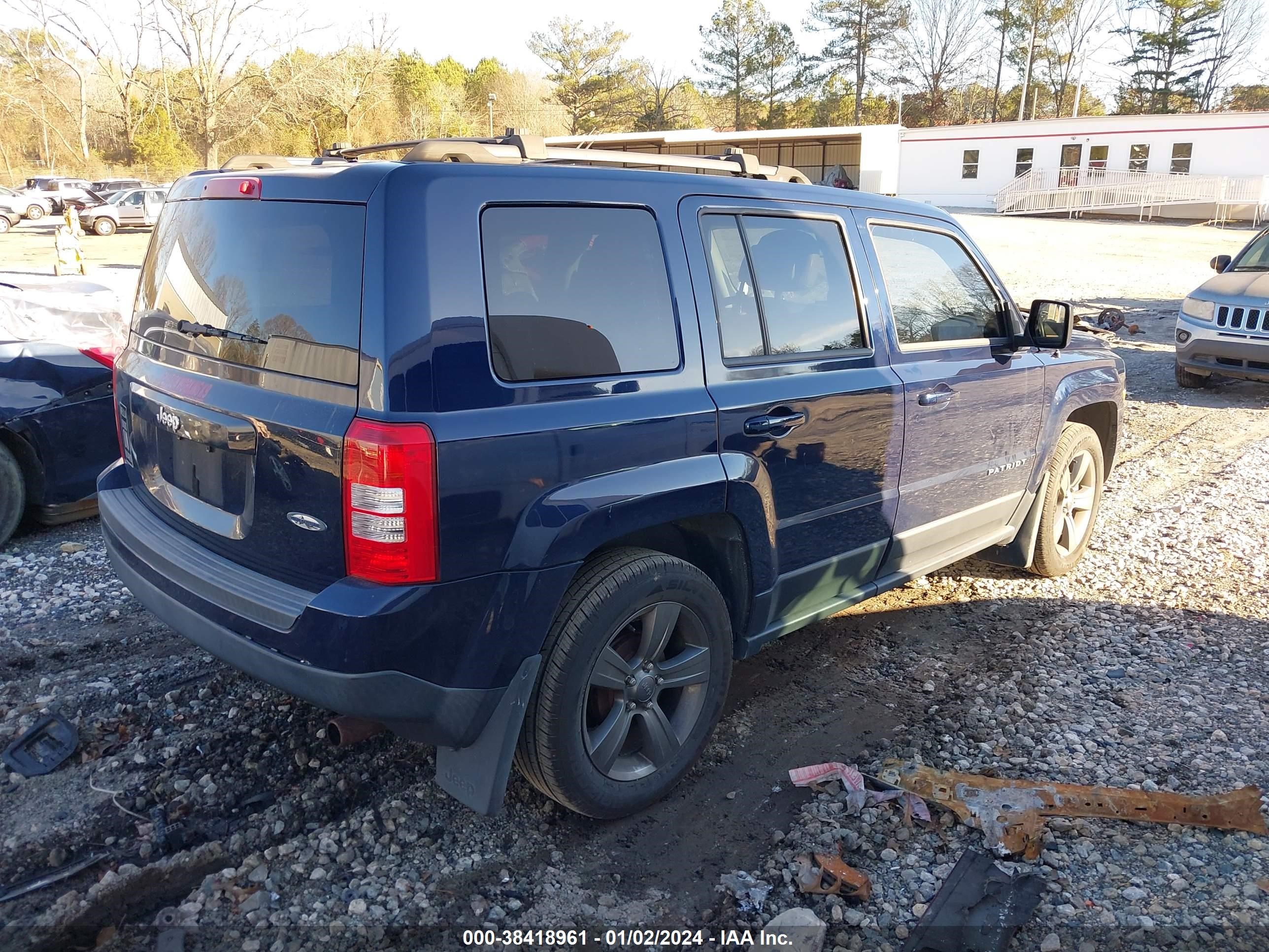 Photo 3 VIN: 1C4NJPFAXED679982 - JEEP LIBERTY (PATRIOT) 