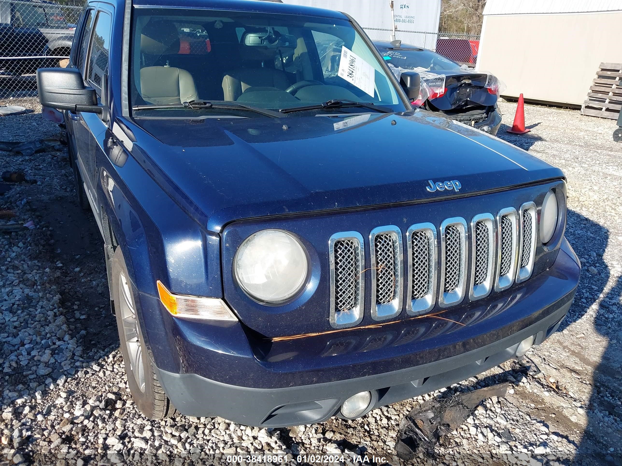 Photo 5 VIN: 1C4NJPFAXED679982 - JEEP LIBERTY (PATRIOT) 