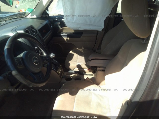 Photo 4 VIN: 1C4NJPFAXGD738631 - JEEP PATRIOT 