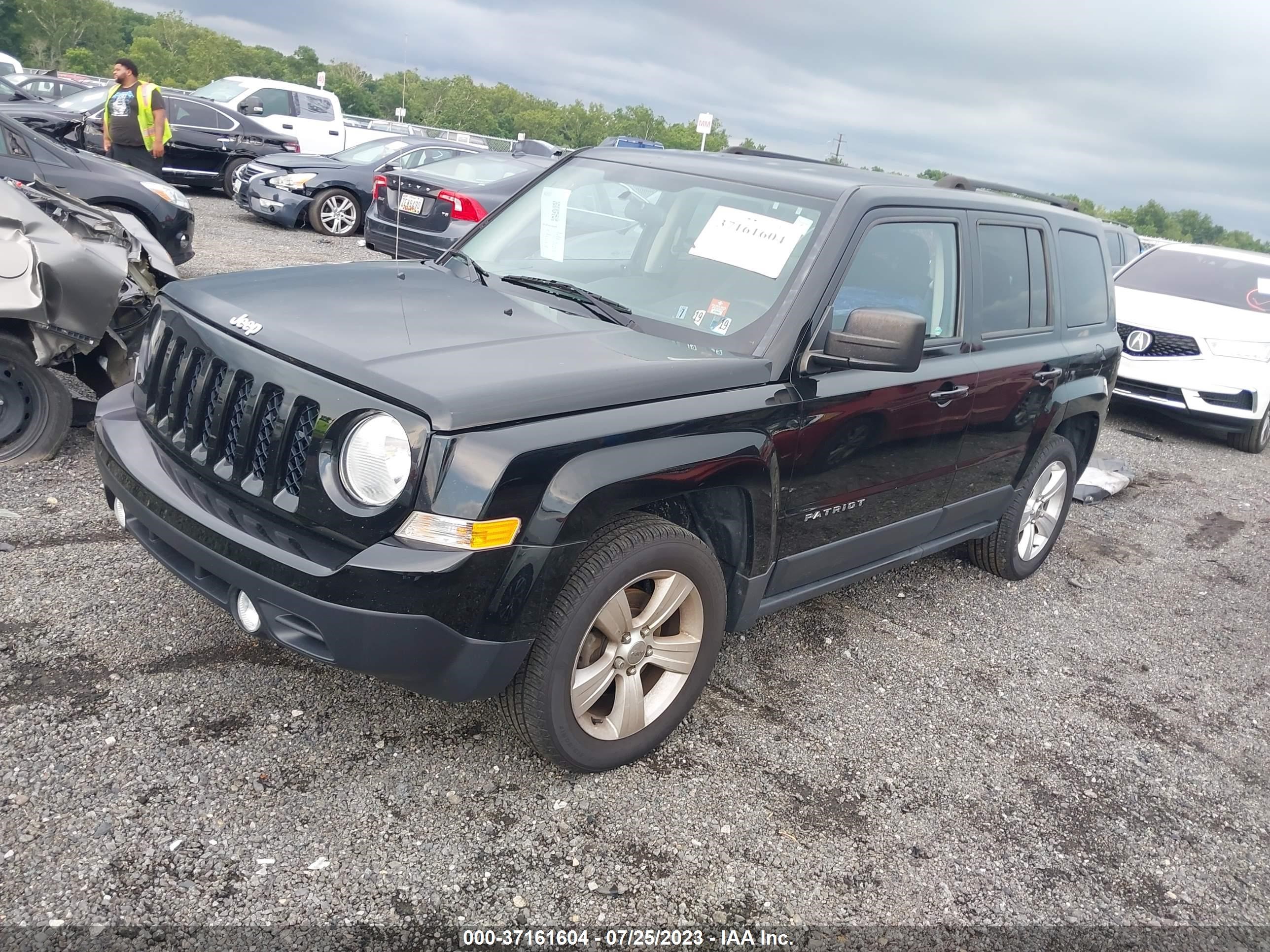 Photo 1 VIN: 1C4NJPFB0FD350198 - JEEP LIBERTY (PATRIOT) 