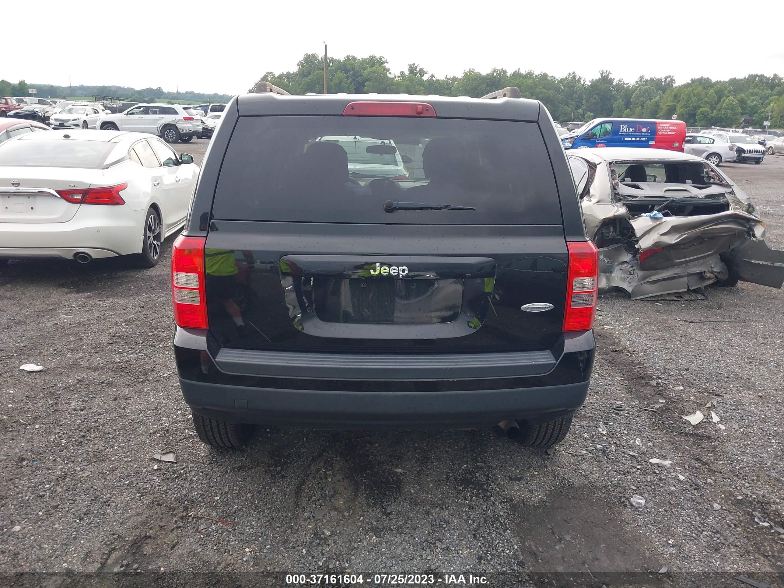 Photo 14 VIN: 1C4NJPFB0FD350198 - JEEP LIBERTY (PATRIOT) 