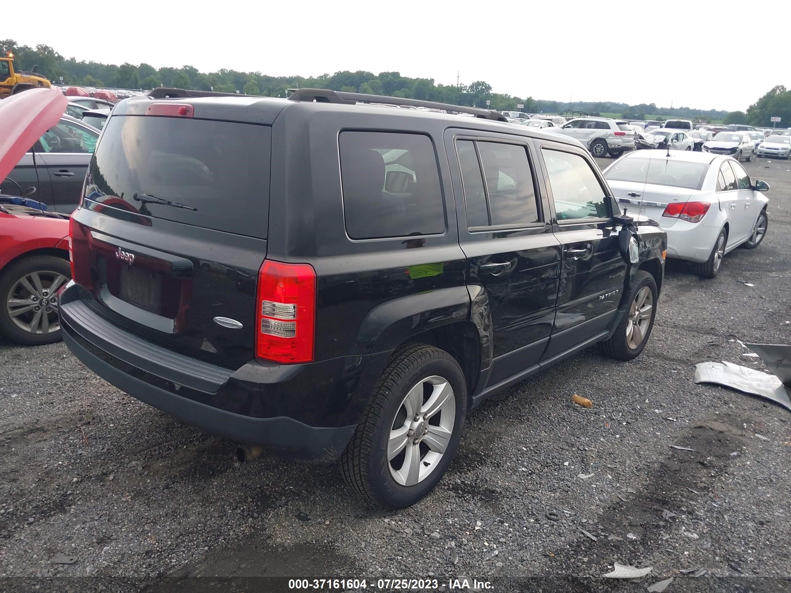 Photo 3 VIN: 1C4NJPFB0FD350198 - JEEP LIBERTY (PATRIOT) 