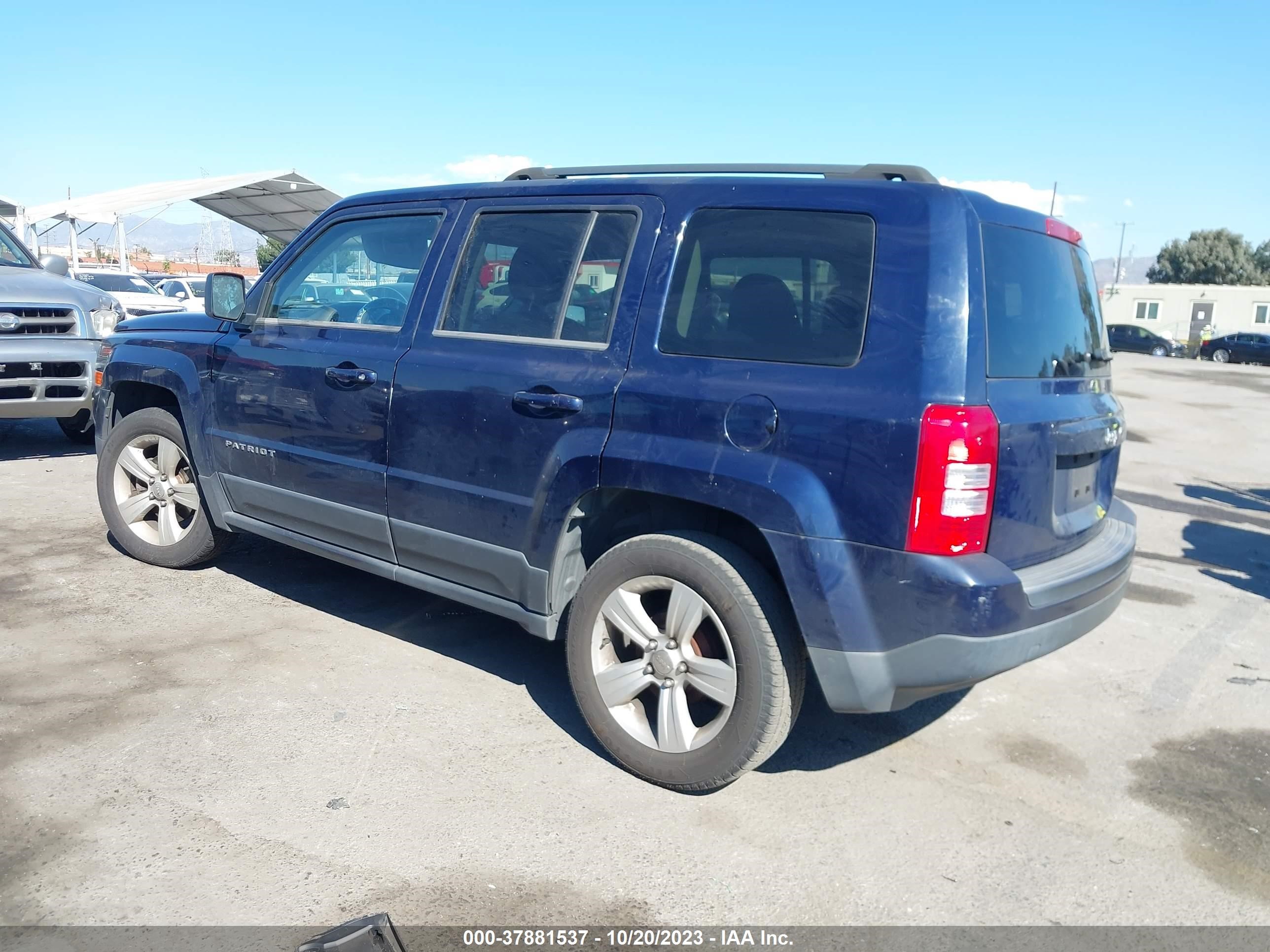 Photo 2 VIN: 1C4NJPFB1ED619677 - JEEP LIBERTY (PATRIOT) 