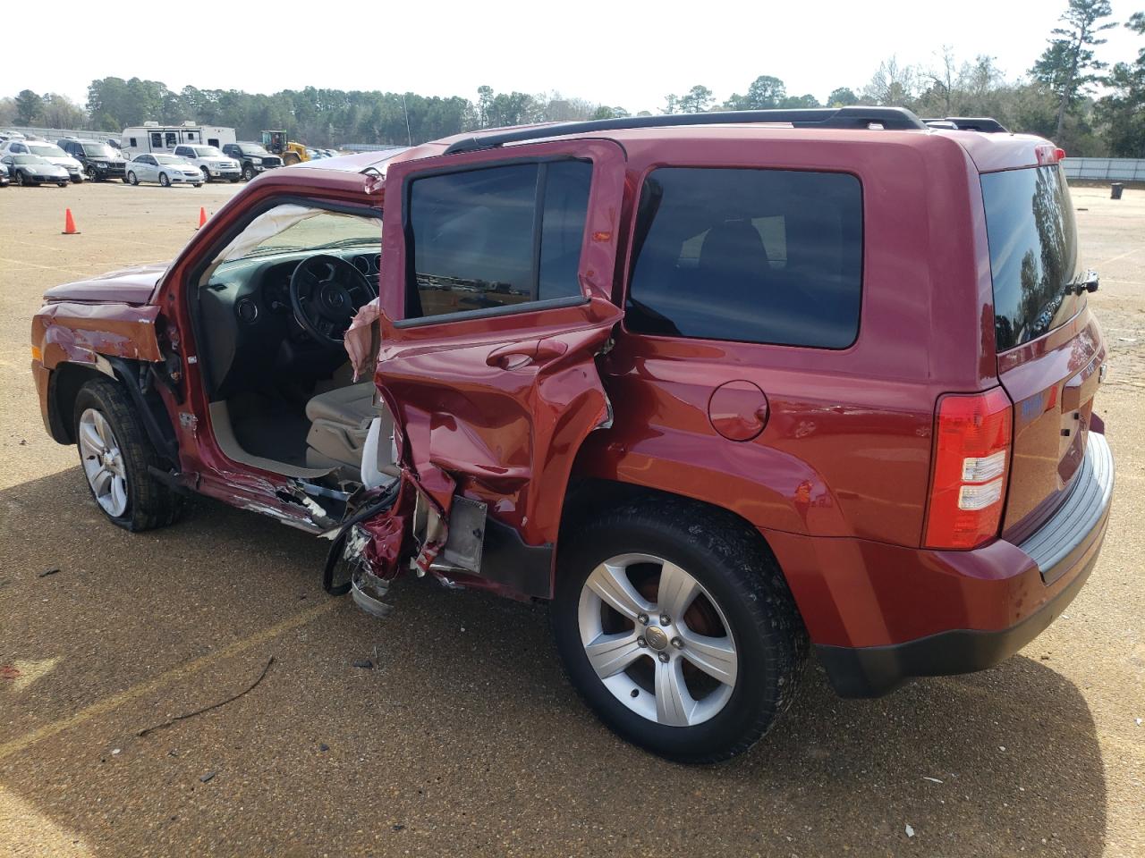 Photo 1 VIN: 1C4NJPFB1ED691706 - JEEP LIBERTY (PATRIOT) 