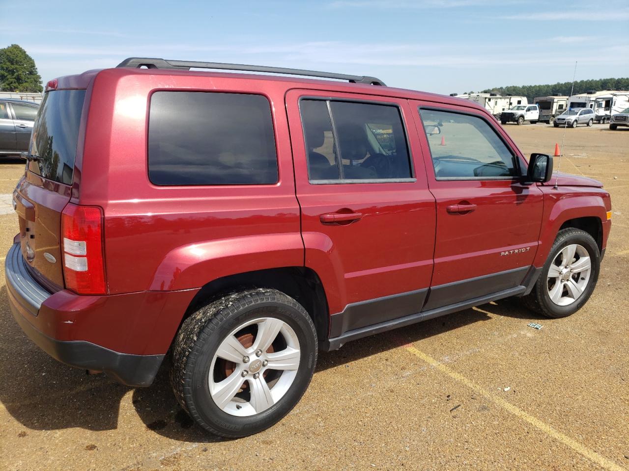 Photo 2 VIN: 1C4NJPFB1ED691706 - JEEP LIBERTY (PATRIOT) 