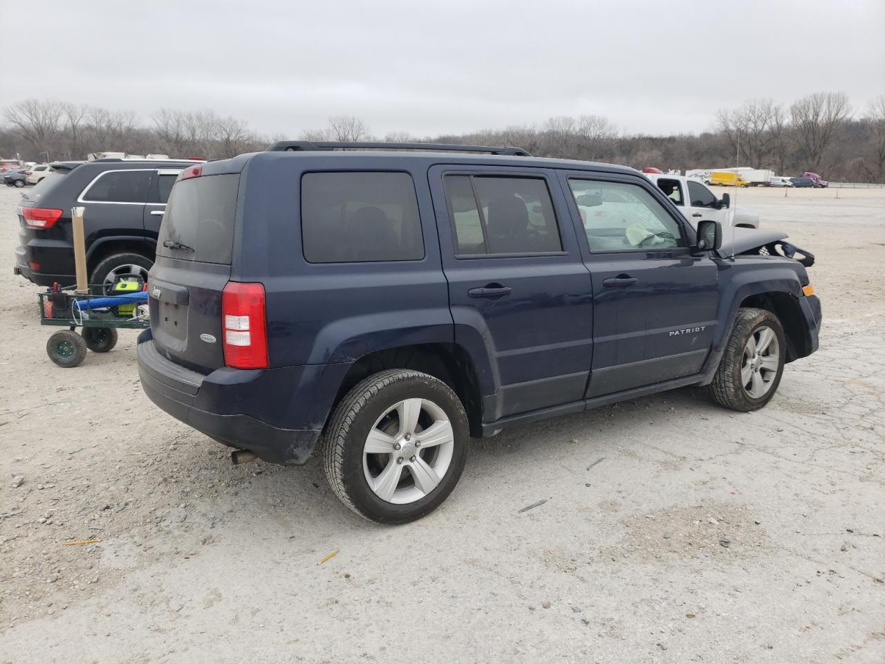 Photo 2 VIN: 1C4NJPFB1GD683706 - JEEP LIBERTY (PATRIOT) 