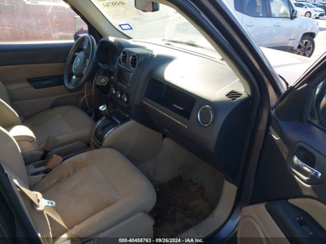 Photo 4 VIN: 1C4NJPFB2HD102957 - JEEP PATRIOT 