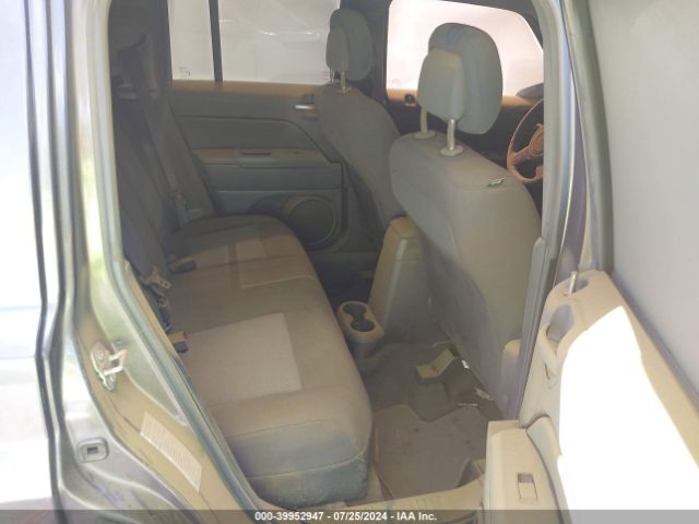 Photo 7 VIN: 1C4NJPFB2HD183328 - JEEP PATRIOT 