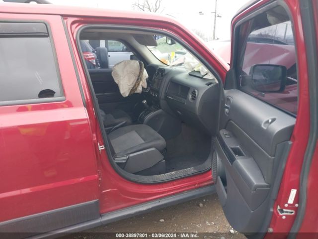 Photo 4 VIN: 1C4NJPFB3ED793895 - JEEP PATRIOT 