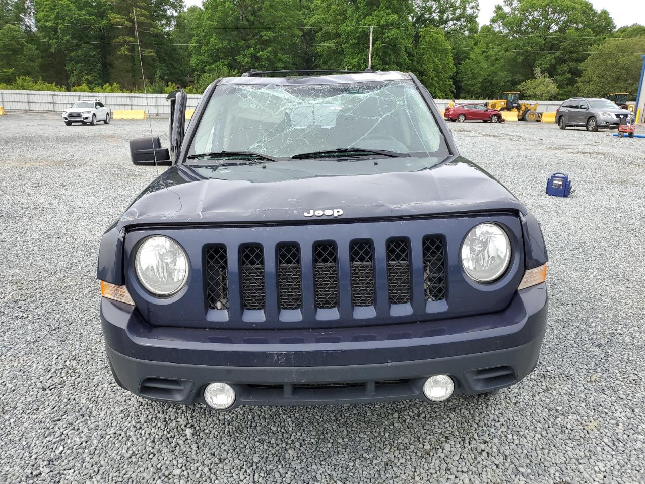 Photo 4 VIN: 1C4NJPFB3GD748622 - JEEP LIBERTY (PATRIOT) 