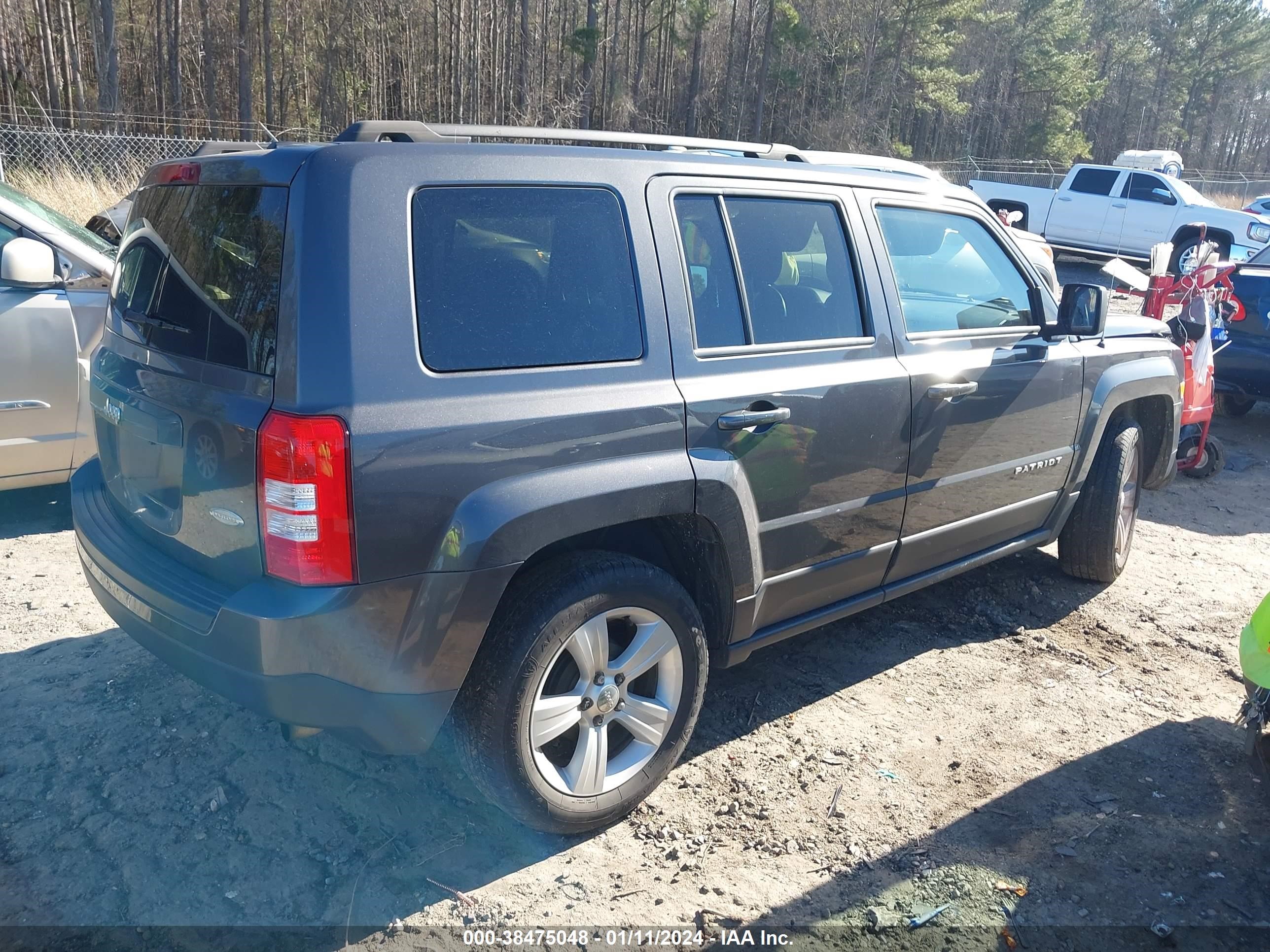 Photo 2 VIN: 1C4NJPFB4HD134857 - JEEP LIBERTY (PATRIOT) 