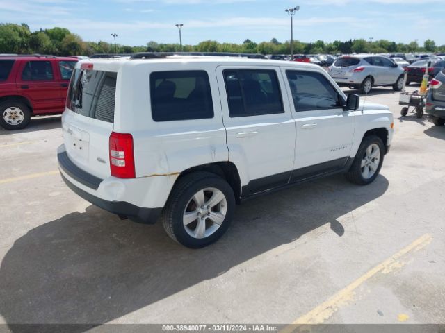 Photo 3 VIN: 1C4NJPFB6DD102776 - JEEP PATRIOT 