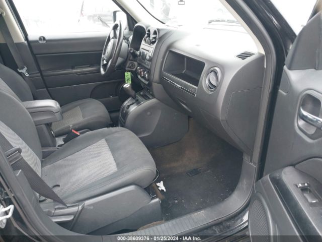 Photo 4 VIN: 1C4NJPFB6GD651883 - JEEP PATRIOT 