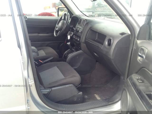 Photo 4 VIN: 1C4NJPFB6HD184286 - JEEP PATRIOT 